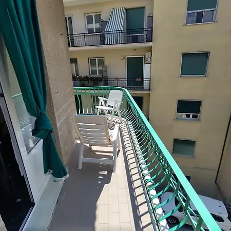 L'appartamento Giallo Con Garage Auto Appartement