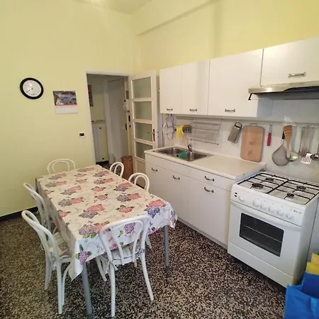 L'appartamento Giallo Con Garage Auto